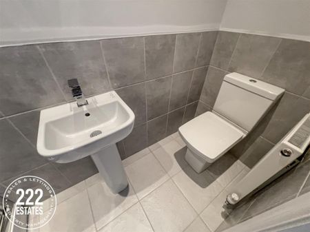 Canberra Avenue - Warrington - WA2 - Photo 5