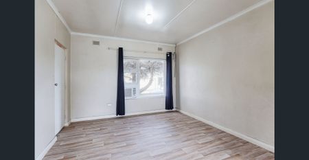 So Close To The Beach! - Photo 2