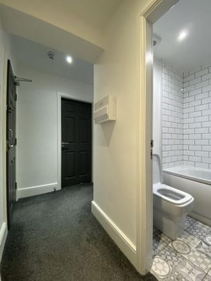 3 bedroom flat to rent - Photo 1