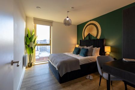 3 bedroom flat to rent - Photo 5