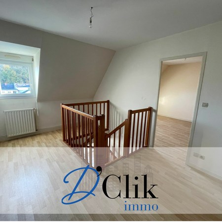 Location Appartement 4 pièces 81m² CHANGE 53810 - Photo 4