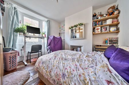 4 bedroom terraced house to rent - Photo 3