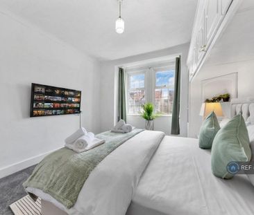 6 bedroom terraced house to rent - Photo 4