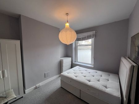 St Helens Avenue, Brynmill, Swansea, SA1 4NE - Photo 2