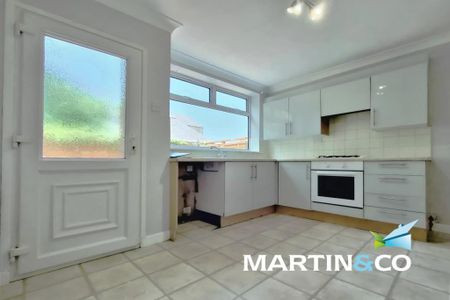 2 bedroom end of terrace house to rent - Photo 5