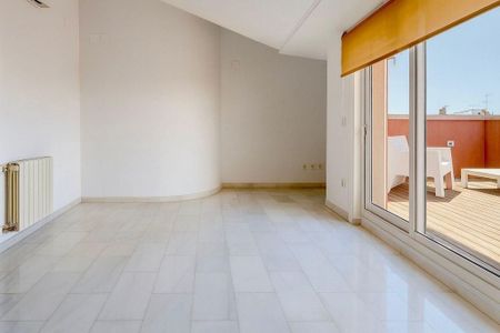 4 room luxury penthouse for rent in Valencia, Spain - Photo 2
