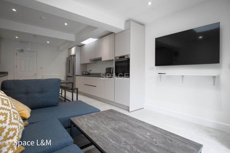 Price £3,975 pcm - Available Now - Furnished - Photo 2