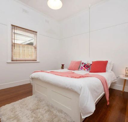 “2 BEDROOM + STUDY IN UNBEATABLE LOCATION!” - Photo 1