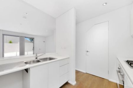 Modern & Bright Split Level Unit in the Heart of Penshurst - Photo 5