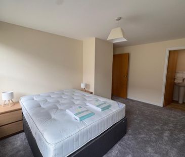 2 bedroom flat to rent - Photo 6