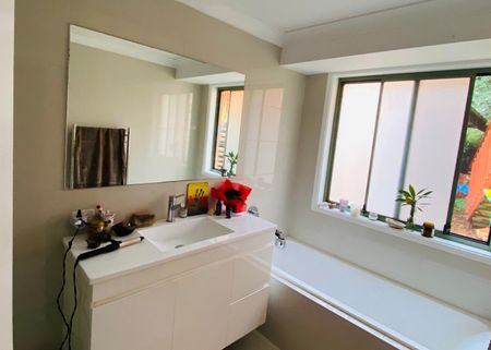 North Gosford - Photo 5