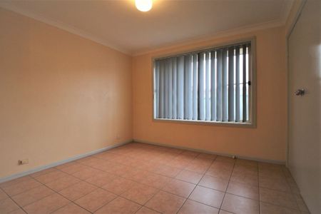 NEAT & TIDY 3 BEDROOM HOME! - Photo 2