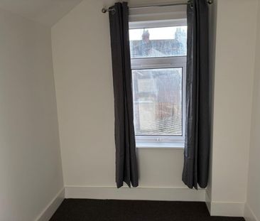 3 BED Terraced House - Photo 5