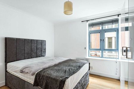 Bridgewater Square, Barbican, EC2Y - Photo 3