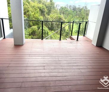 3 bedroom Townhouse in Sought After Estate - Photo 3