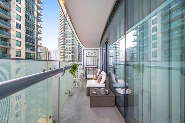 For Lease - 12 York Street Unit# 804, Toronto, Ontario - Photo 1