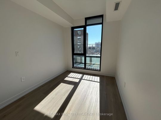 For Lease - 1 Jarvis Street Unit# 527, Hamilton, Ontario - Photo 1