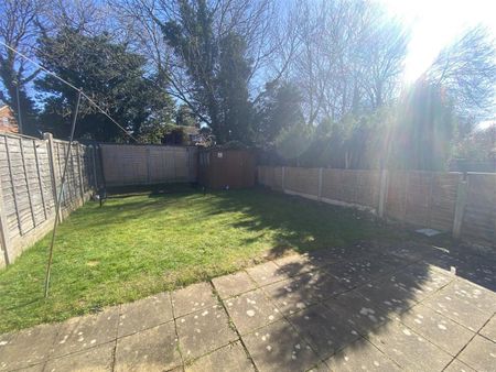 2 bedroom House To Let - Photo 4