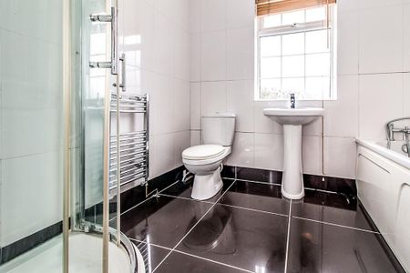 2 bedroom end of terrace house to rent - Photo 3