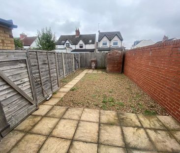 2 bedroom end of terrace house to rent - Photo 6