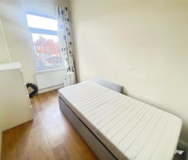 1 bedroom in a house share to rent - Photo 6
