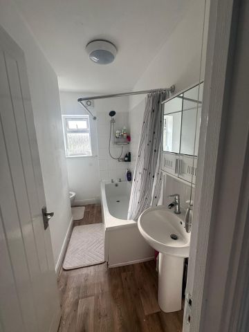 Room in a Shared House, Fulmere Crescent, S5 - Photo 5