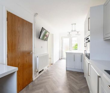 3 bedroom terraced house to rent - Photo 3