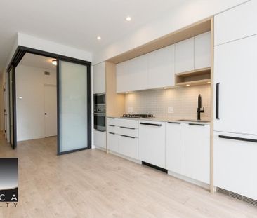 301-2520 Guelph Street, Vancouver - Photo 2