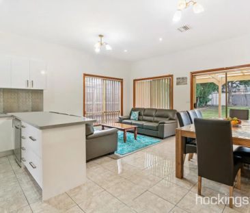 PERFECT FAMILY LIVING IN A PRIME LOCATION - Photo 6