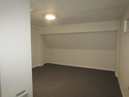 1 bed Apartment - To Let - Photo 2