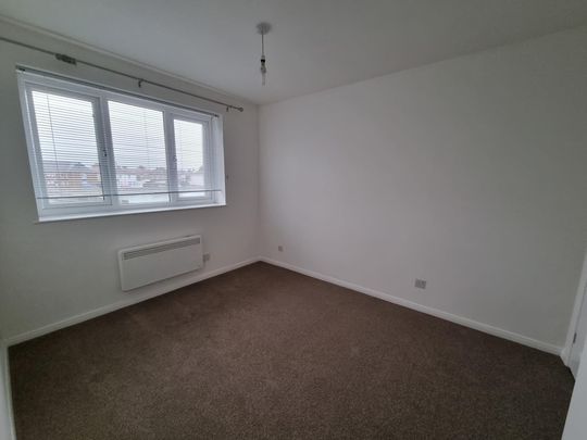 Alver Bridge View, Gosport - Photo 1