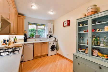 2 bedroom ground floor flat to rent - Photo 5