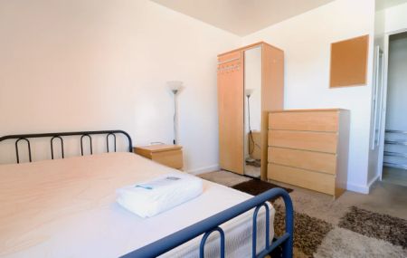 Entire Place·2B2B···35 Abbey Court - Photo 3