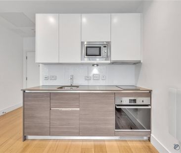 Studio to rent - Photo 3