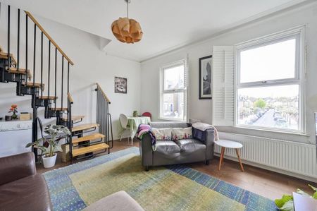 2 bedroom flat to rent - Photo 2