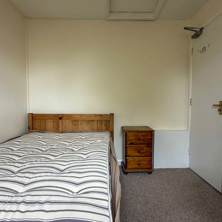Room 3, Lisburn Road - Photo 1