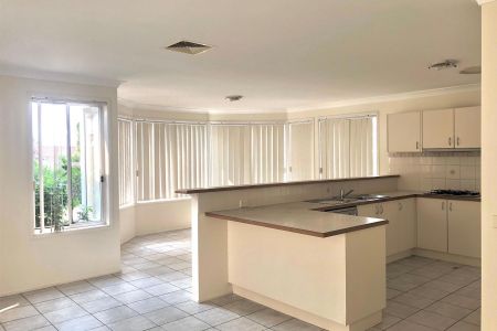 "EXPANSIVE FAMILY HOME IN CHERRYBROOK TECH ZONE" - Photo 3