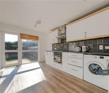 4 bedroom terraced house to rent - Photo 4