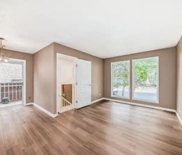 Newly Renovated 2-Bedroom, 1-Bath Duplex in Quiet Whiteridge Commun... - Photo 1