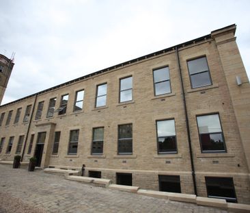 ONE BEDROOM FURNISHED APARTMENT LOCATED IN THE SPINNING HOUSE ON THE SECOND FLOOR. UNFURNISHED APARTMENT WITH A MODERN KITCHEN AND EN-SUITE. CALL TUDOR SALES & LETTINGS TO ARRANGE A VIEWING. - Photo 4