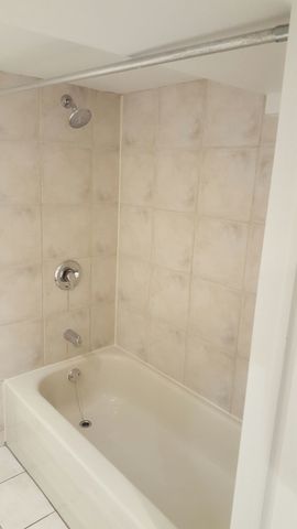 For Lease - 27 Hillsboro Avenue Unit# Unit Lower 1, Toronto, Ontario - Photo 3