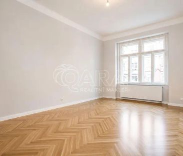 Nabízíme k pronájmu krásný prostorný byt 3+kk 107 m - Photo 5