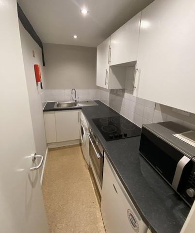 2 bedroom flat share to rent - Photo 5