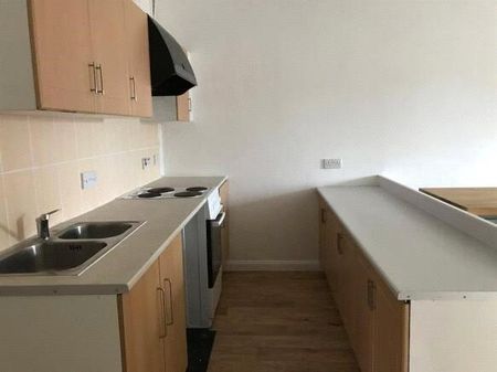 3 bedroom flat to rent - Photo 5