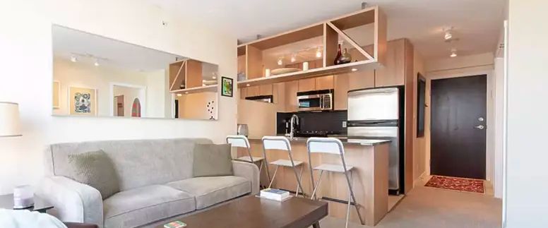 FULLY FURNISHED AND SPACIOUS (*540 SQF) 1 BEDROOM PLUS DEN! | 1010 Richards Street, Vancouver - Photo 1