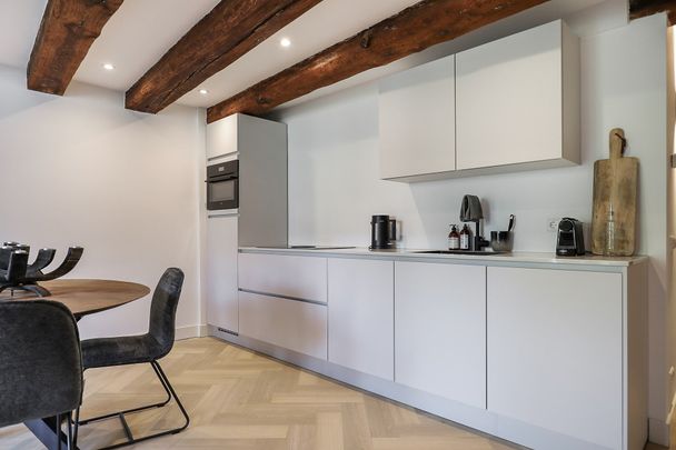 Te huur: Nieuwezijds Voorburgwal, 1012 RZ Amsterdam - Photo 1