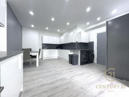 1 bedroom in a house share to rent - Photo 5