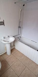 Room For Rent Queen Street, Pontypridd - Photo 4