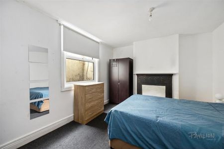 5 bedroom terraced house to rent - Photo 4