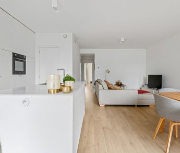 Prachtig appartement op de eerste verdieping met groot terras in het centrum van 's Gravenwezel. - Foto 2